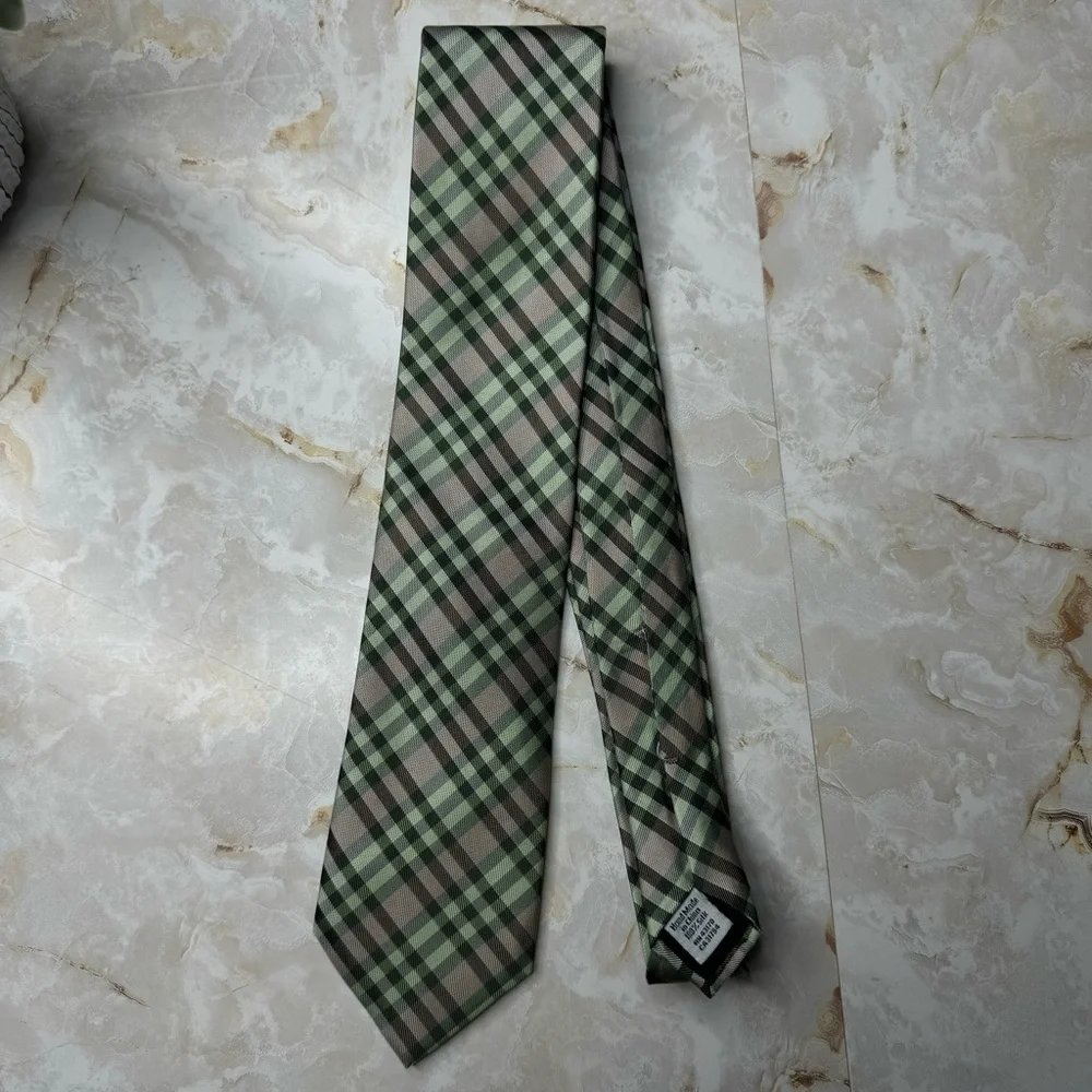 Geoffrey Beene 100% Silk Men's Tie 3 1/8